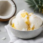 Coconut and pineapple ice cream: a refreshing dairy-free recipe